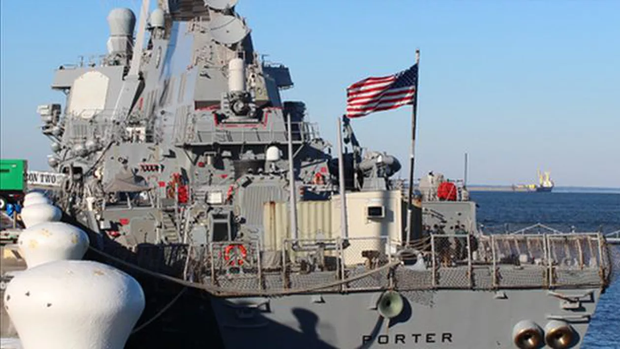 Distrugătorul USS Porter, exerciții în Marea Neagră cu o navă militară românească