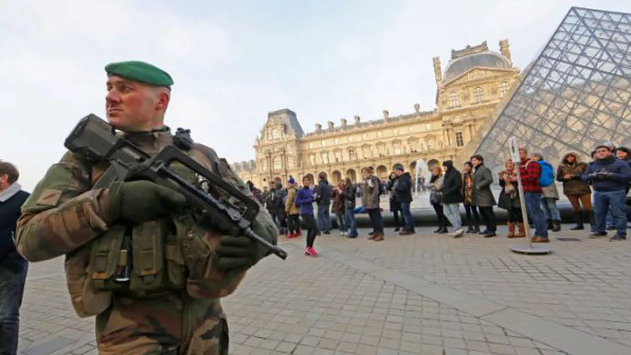 ȘOC în Franța: Un soldat s-a sinucis în timp ce patrula în Paris