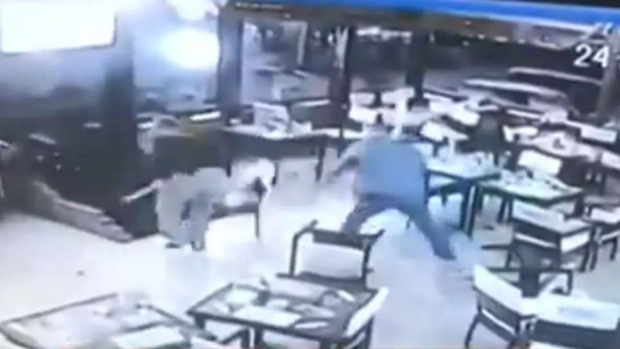 SCENE SÂNGEROASE în Eforie Nord: Local distrus de scandalagii (VIDEO)