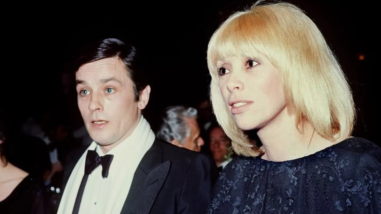 "A fost femeia vieții mele". Alain Delon, distrus după vestea morții fostei sale partenere, Mireille Darc