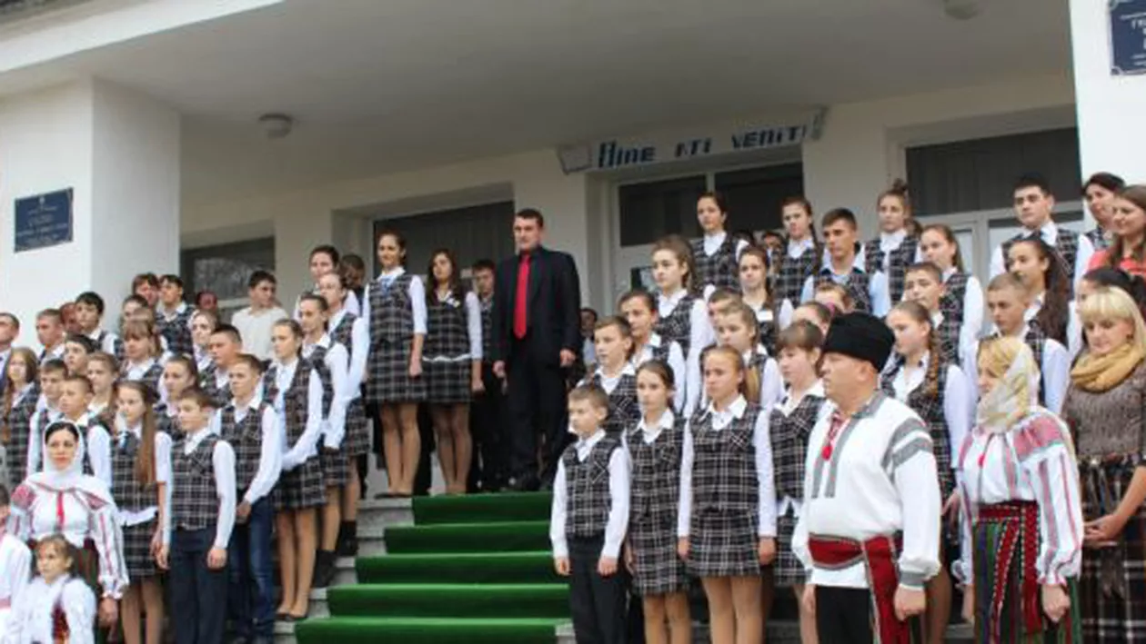 EȘEC DIPLOMATIC: Ucraina închide școlile românești, deși țara noastră a susținut necondiționat autoritățile de la Kiev (FOTO)