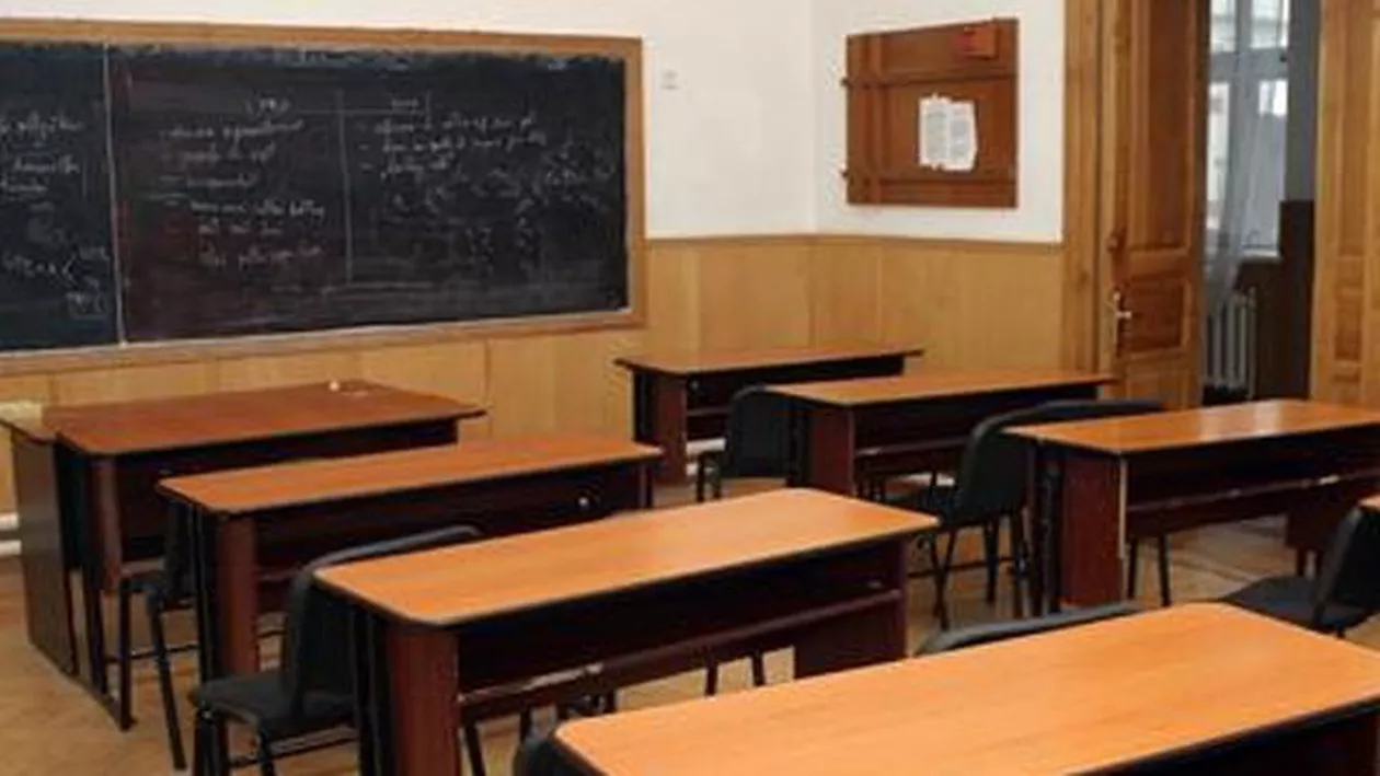 O profesoară de matematică, arestată după ce a întreținut relații intime cu un minor