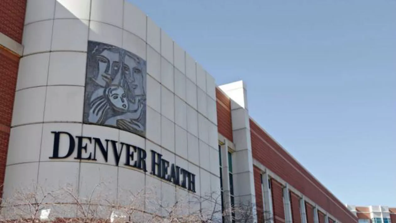 Mai multe asistente medicale din Denver au fost sancționate pentru că au admirat organele genitale ale unui pacient decedat