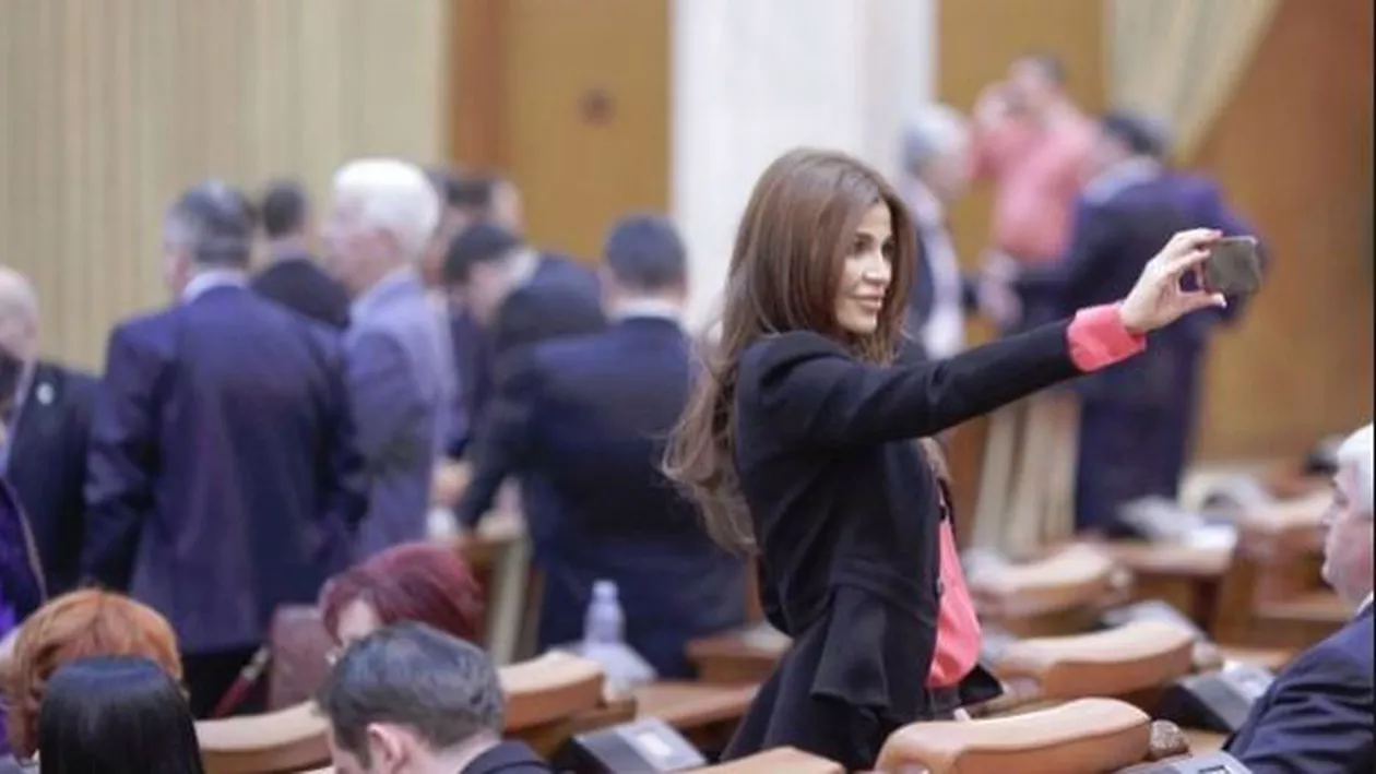 Îi ancheta tatăl și fratele, dar vorbea cu ea pe whatsapp: Legătura dintre fostul procuror "Portocală" și deputata Andreea Cosma