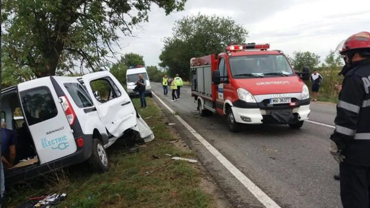 GHINION: Fiul unui consilier local PSD s-a RĂSTURNAT luni cu BMW-ul, iar marți a intrat cu o (altă) mașină în copac! În același loc!! (FOTO)