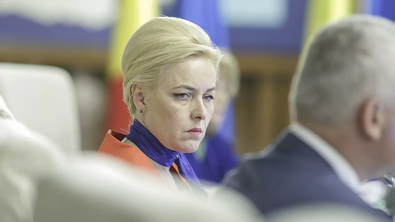 Revoltător: Ministerul condus de Carmen Dan nu a găsit fonduri pentru ca un polițist mort să poată fi înmormântat cu o uniformă nouă