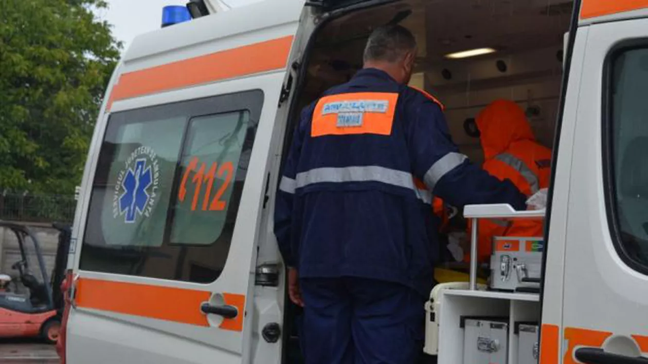 Accident grav în Argeș: Bărbat accidentat mortal de Ambulanță care transporta de urgență un copil la spital