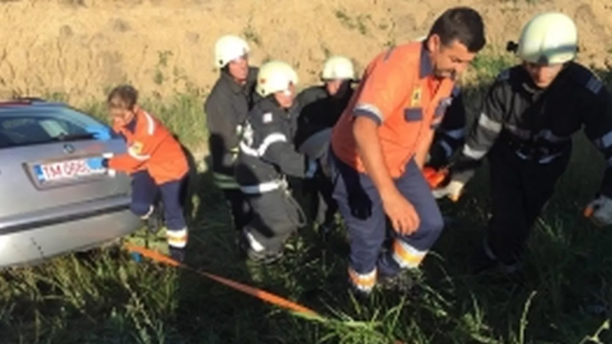 DOI MORȚI într-un GRAV ACCIDENT, iar o persoană e în pericol: Polițiștii au fost ȘOCAȚI când au aflat cine sunt victimele