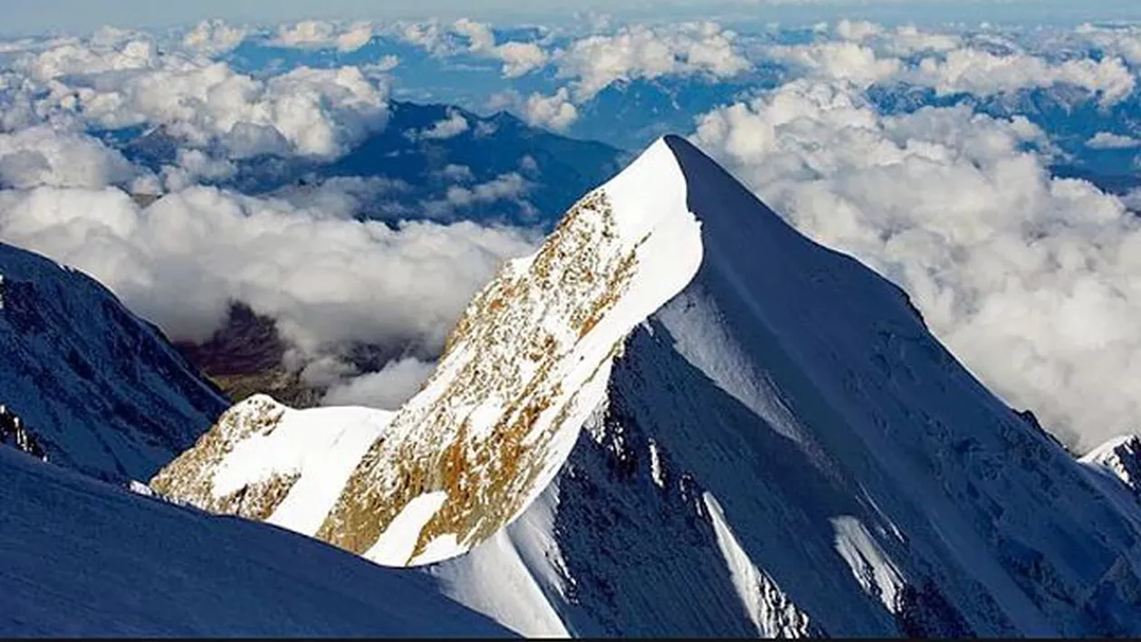 Tragedie în Masivul Mont Blanc: Un alpinist român a murit după o cădere de 600 de metri