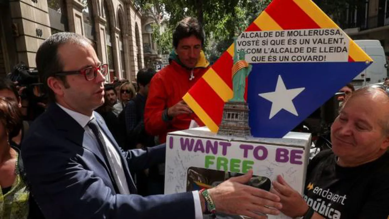Arestări în Barcelona! Înalți oficiali catalani, REȚINUȚI în dosarul referendumului pentru independență