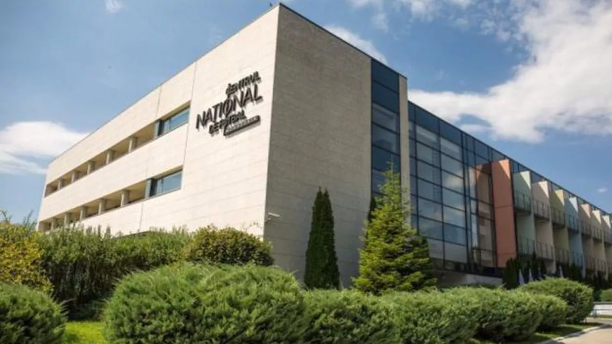 Baza echipei naționale din Mogoșoaia, afectată serios de grindină: Țevile de scurgere s-au spart şi au inundat totul