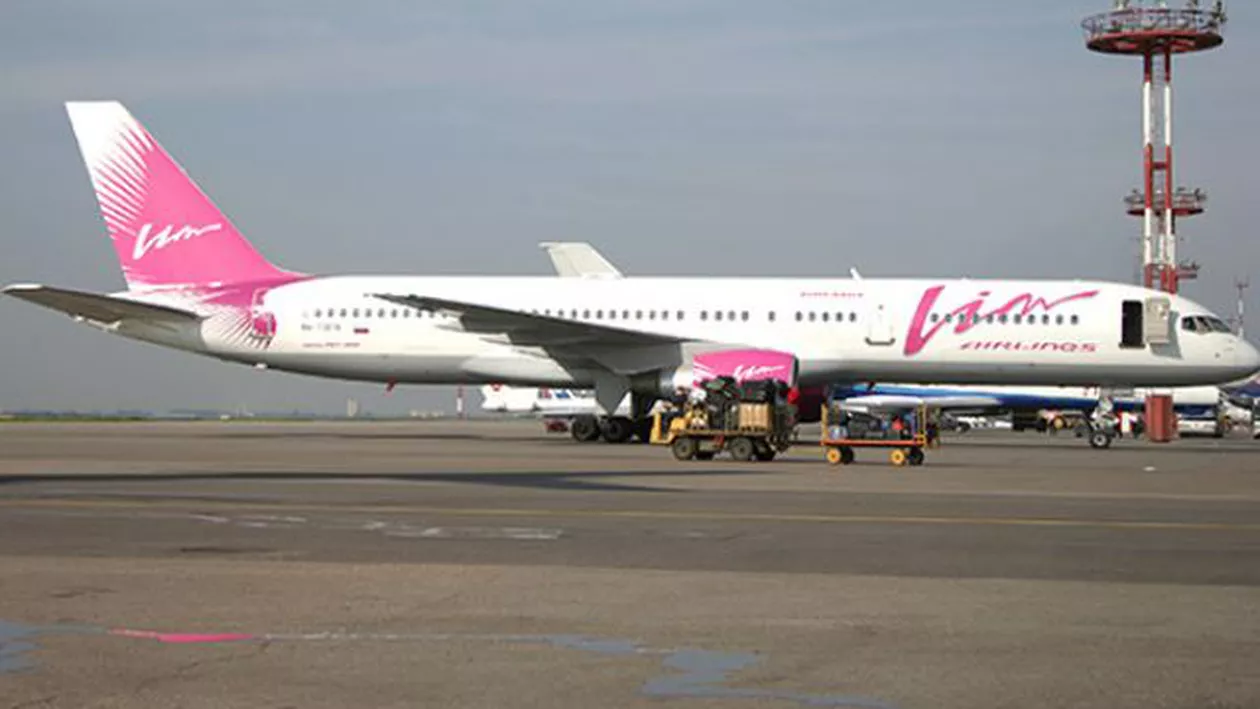 Și rușii au probleme: A doua companie a țării are avioanele blocate la sol. Sute de pasageri abandonați în aeroporturi