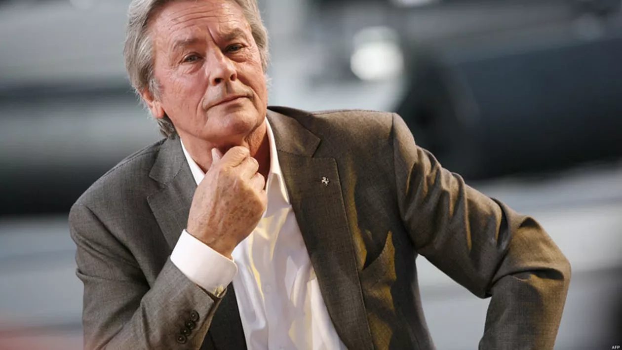 Alain Delon a fost spitalizat de urgență