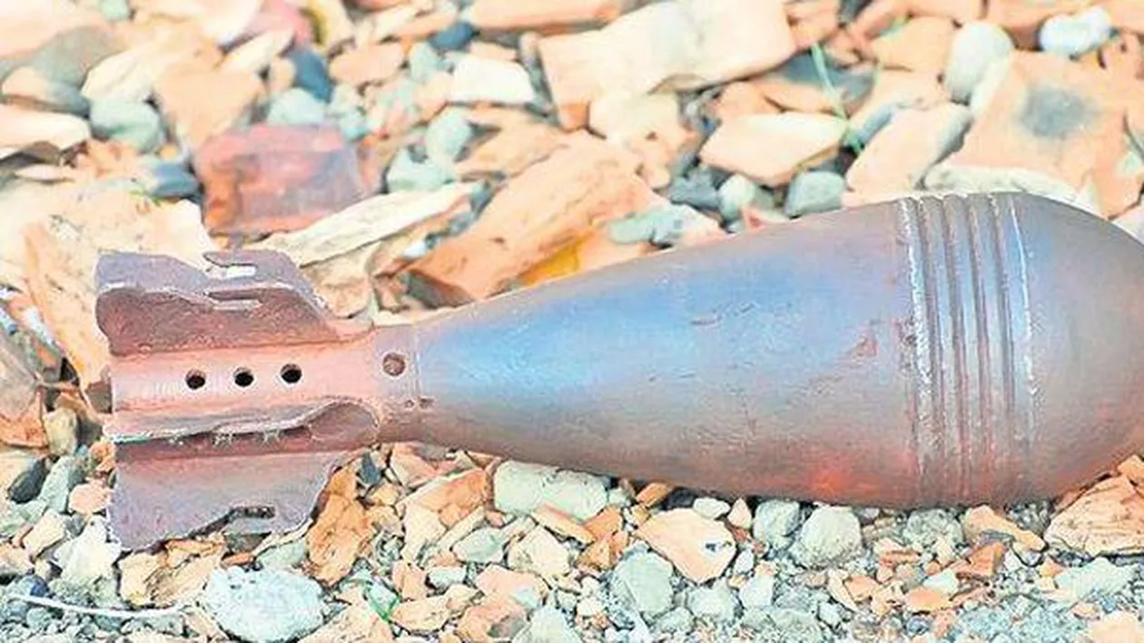 Un britanic ce transporta trei obuze în bagaje, arestat