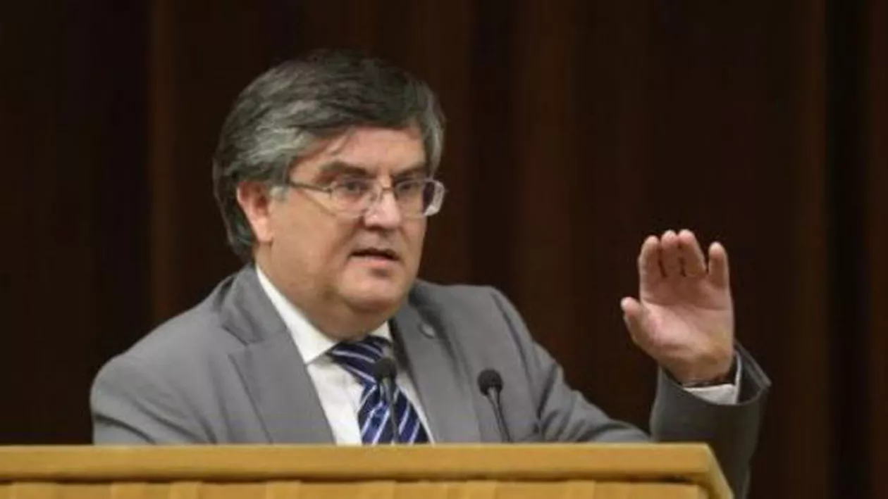 Rectorul Universității București, Mircea Dumitru, ales președinte al Institutului Internațional de Filosofie