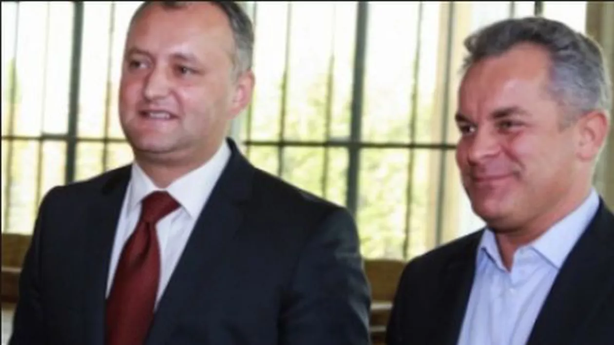Varianta "sufrageria lui Oprea" de la Chișinău: Președintele Dodon și oligarhul Plahotniuc, aparent în opoziție, împreună în noaptea alegerilor