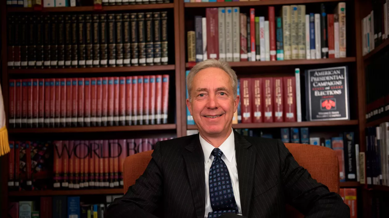 Hans Klemm, plimbare relaxantă în parc. În compania cui a fost surprins ambasadorul SUA (VIDEO)