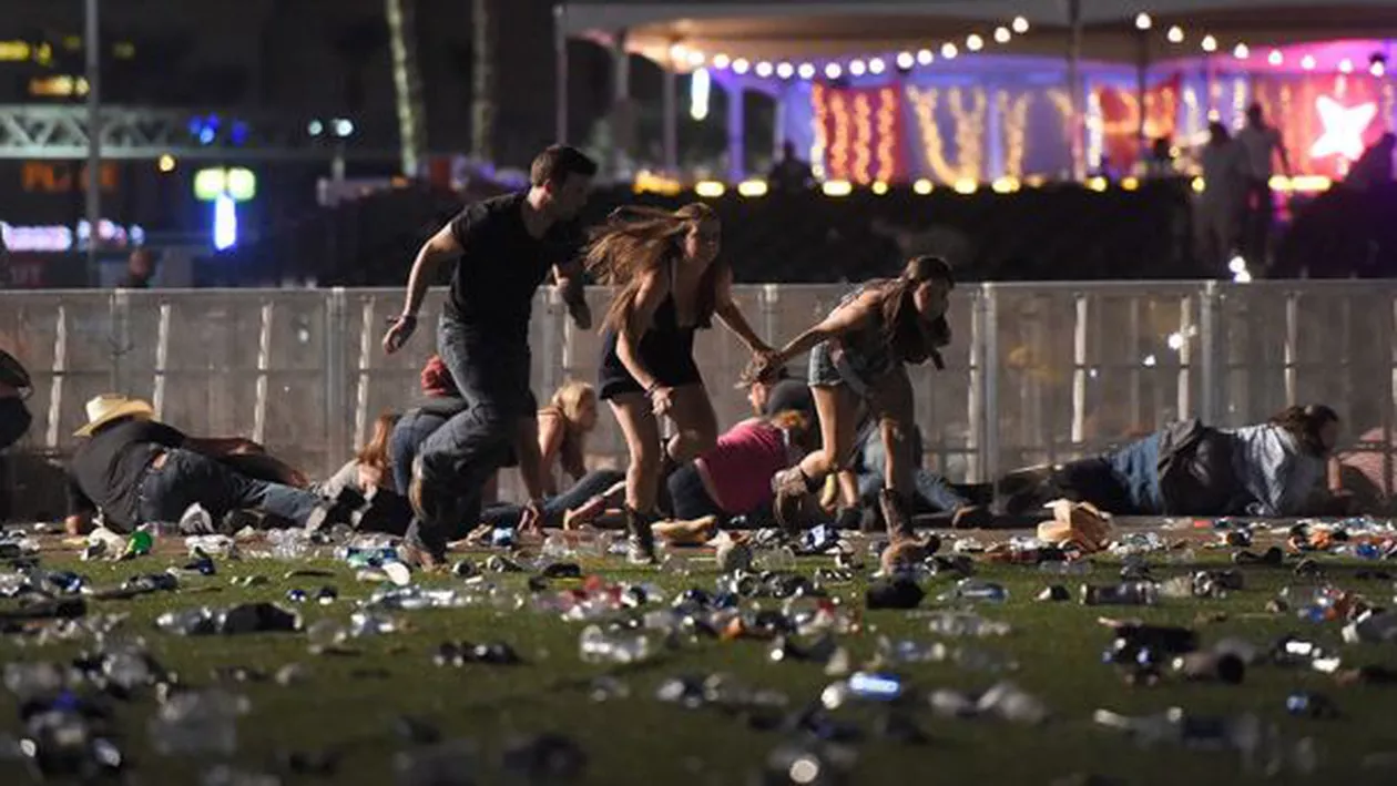 Teroare în Las Vegas: Focuri de armă în apropierea unui cazino. Cel puțin 50 de morți și 200 de răniți (VIDEO, FOTO)