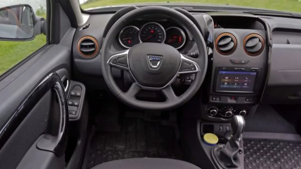 PERICOL MORTAL! Dacia Duster RECHEMATĂ în service din cauza unui detaliu minor ce poate avea consecințe majore  