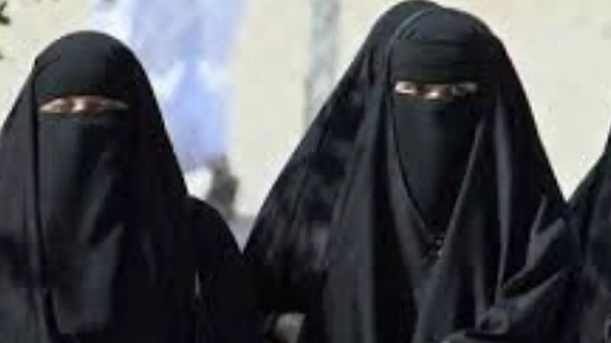 “Nicio femeie cu BURQA în spații publice!” Legea a intrat în vigoare în Austria