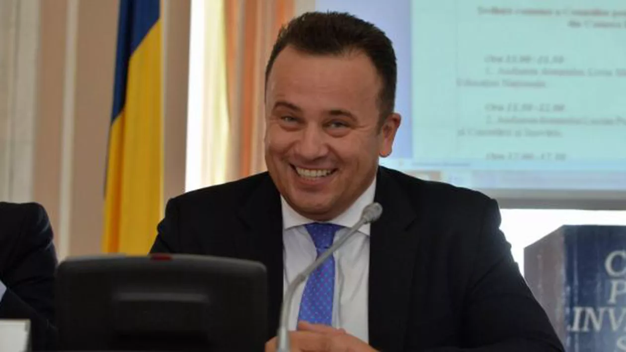 Ministrul Educației mai dă o lovitură limbii române. ”Genunche” Pop a încercat să laude Guvernul PSD, dar nu a reușit decât să se facă de râs