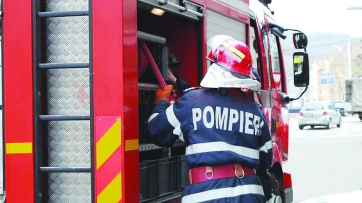 Incendiu puternic la un atelier de tâmplărie din Roșiorii de Vede