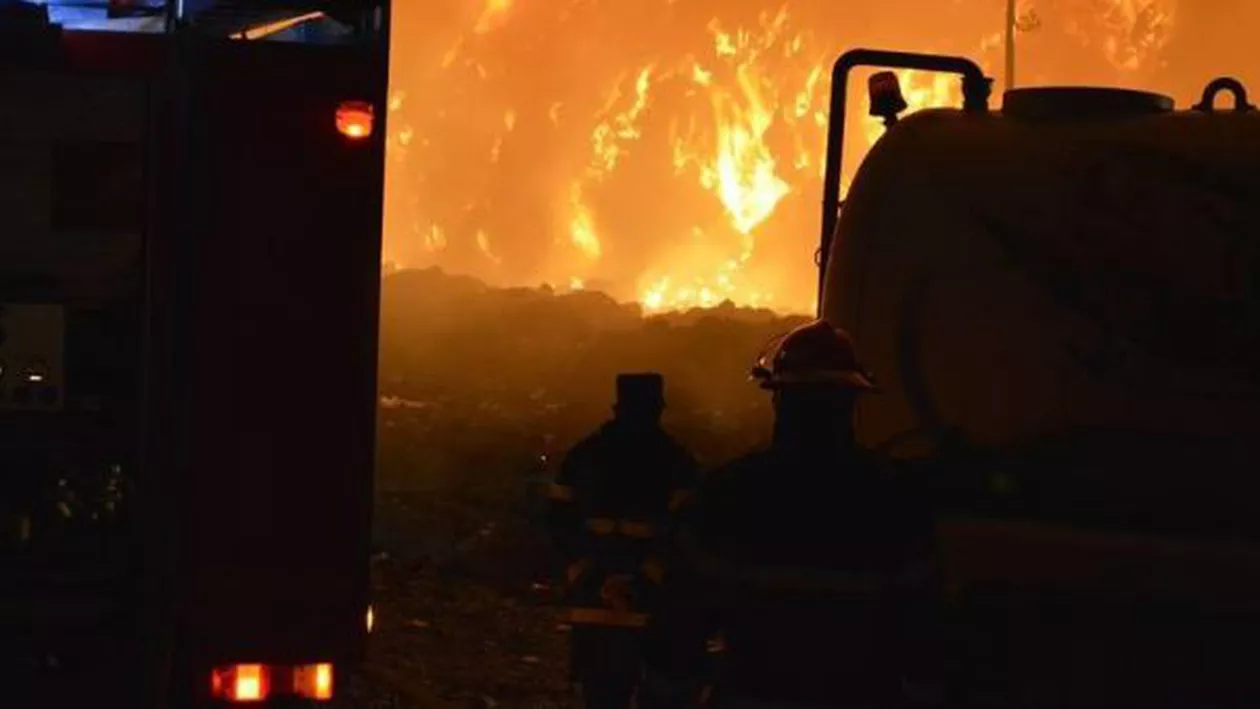 Incendiu puternic la groapa de gunoi a Braşovului