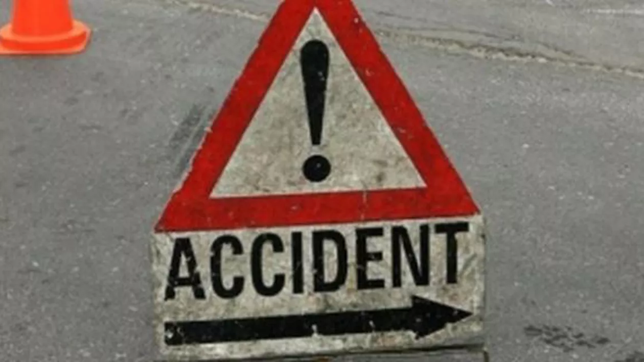 Tragedie în Brașov: Două persoane au murit după ce mașina în care se aflau s-a ciocnit cu un autocar (VIDEO)