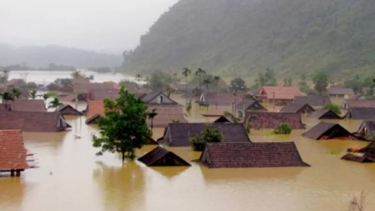 Inundații devastatoare în Vietnam: 37 de morți și 40 de dispăruți (FOTO)