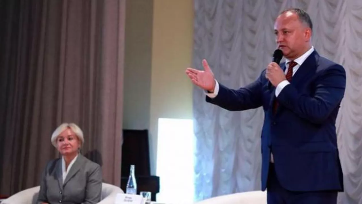 Dodon lovește din nou: Limba moldovenească e identică cu italiana (VIDEO)