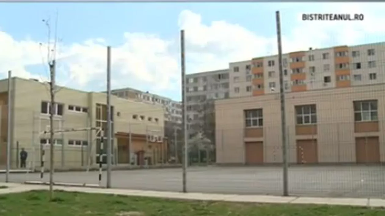 Bistriţa: Profesor agresiv, bătut de tatăl unui elev. Părintele a reacționat, sătul că autoritățile nu iau nicio măsură (VIDEO)