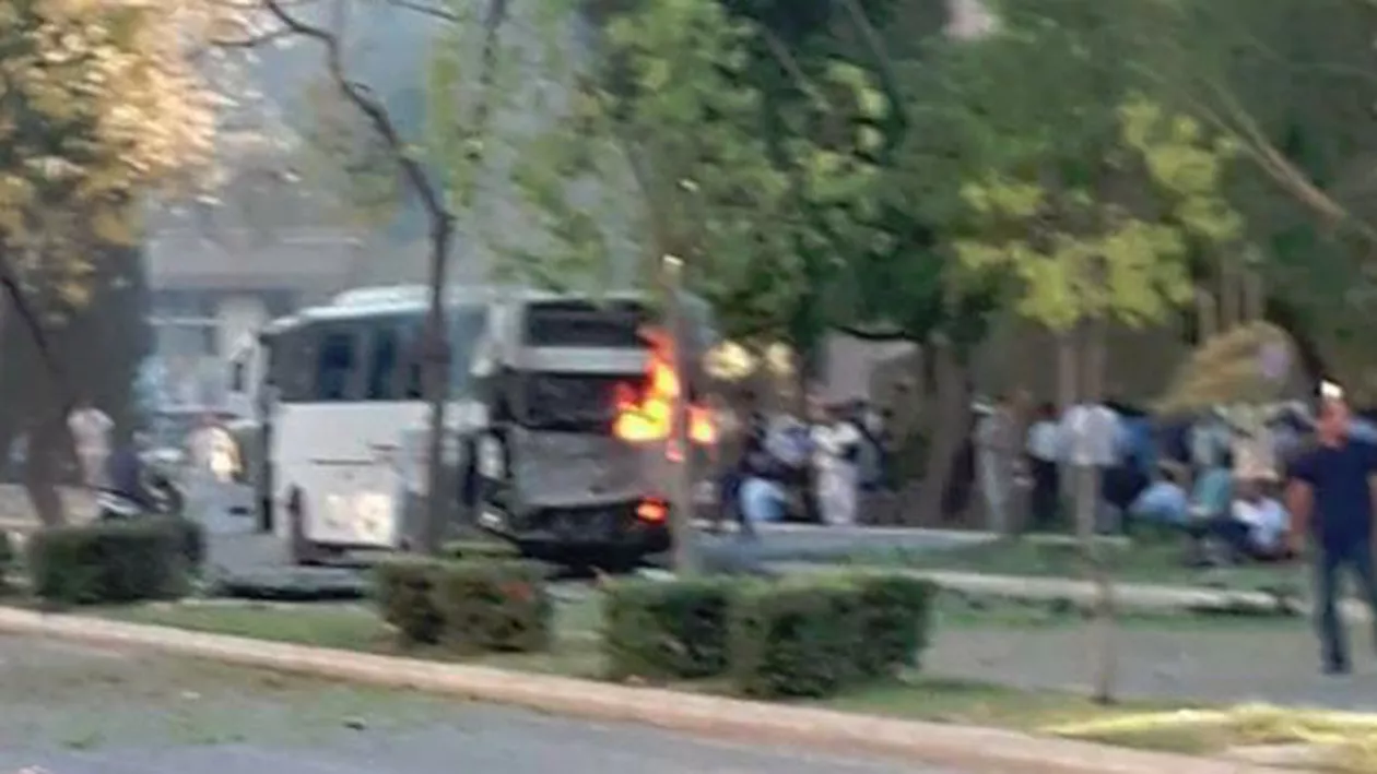 ATAC CU BOMBĂ într-o stațiune turistică. Numărul victimelor este copleşitor, iar autorităţile încearcă să intervină (FOTO)