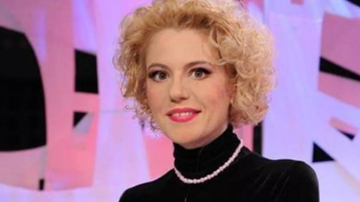 Și-a înșelat soțul cu un cameraman și au divorțat după 15 ani de căsnicie. Acum A ANUNŢAT, îşi măreşte familia!