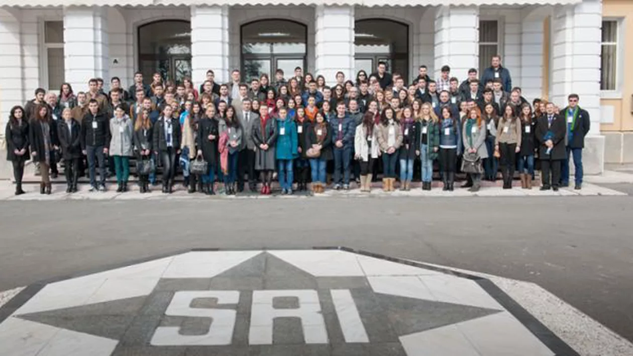 "Ce pretinde SRI în schimbul diplomelor sale?". Legătura nefirească dintre instituția de învățământ a serviciilor secrete și politicienii care urmează cursurile din carierism