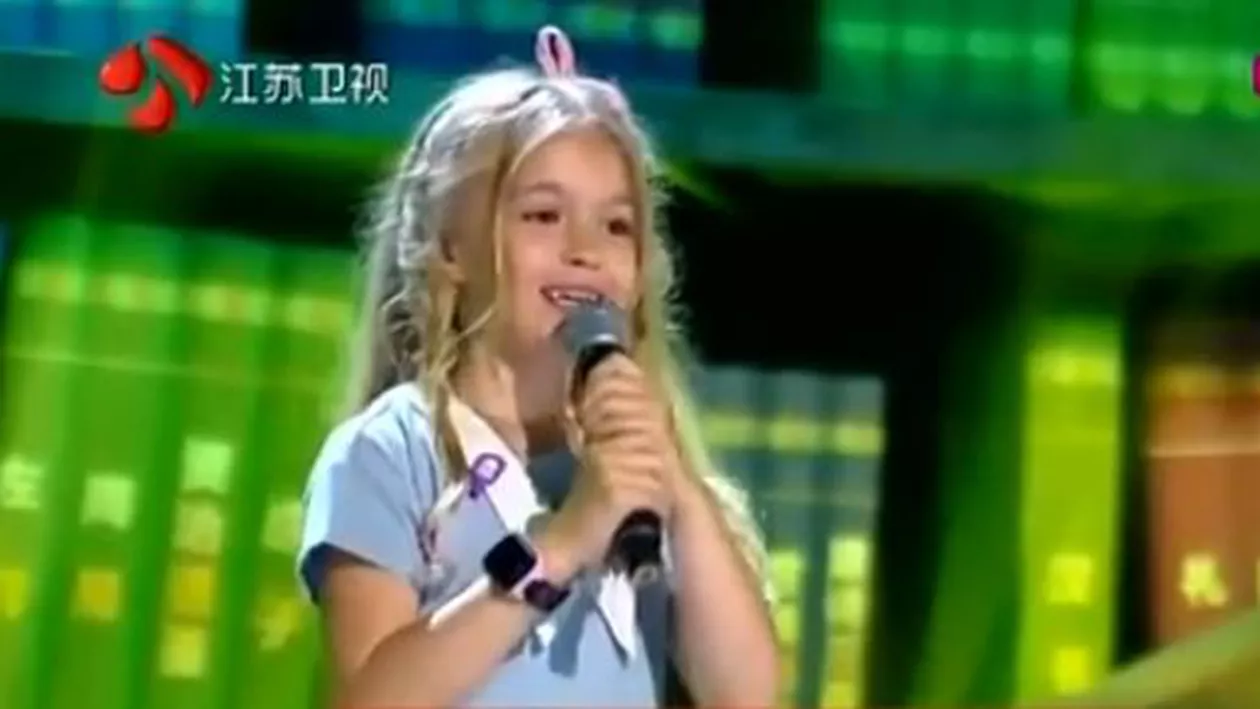 O fetiță româncă îi cucereşte pe chinezi! Micuţa a făcut show la un concurs de talente în țara asiatică (VIDEO)
