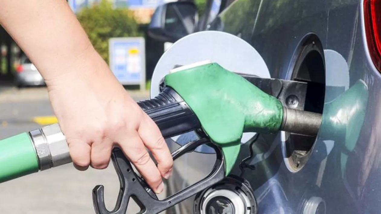 Scumpiri în lanţ: România are cele mai mari accize la carburanţi din zonă
