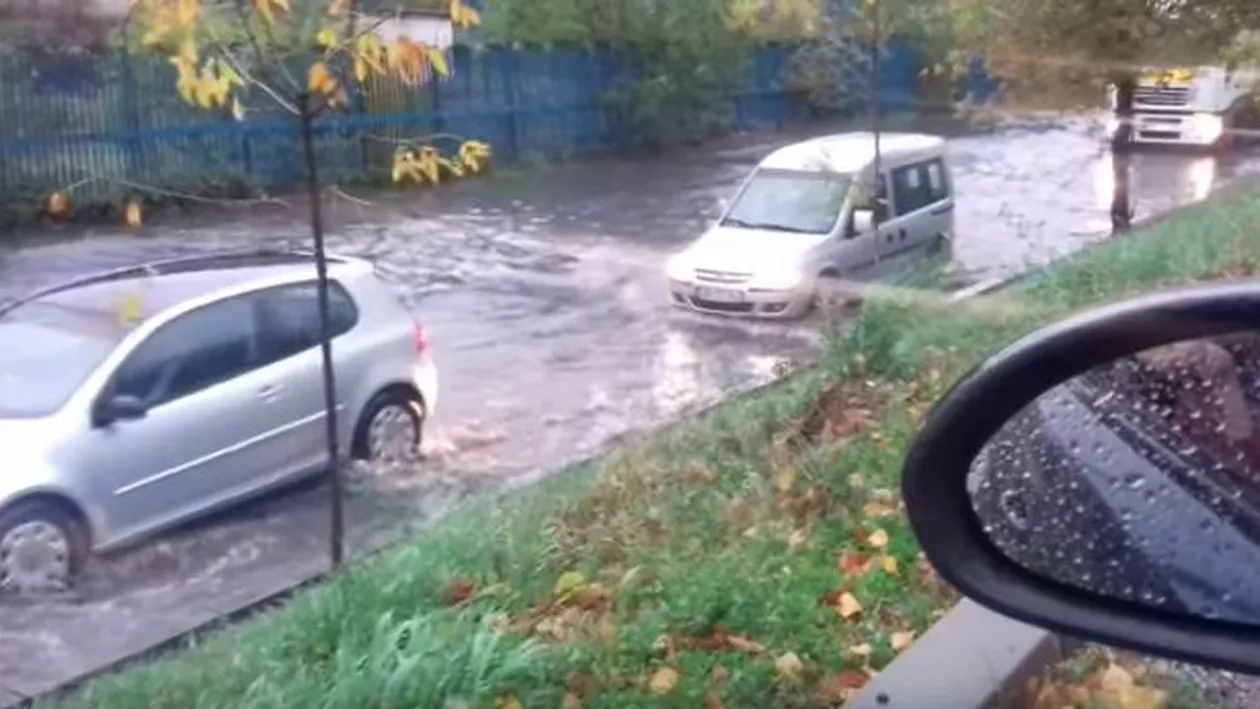 Ploaia a inundat orașul Târgoviște: Traficul este paralizat (VIDEO)