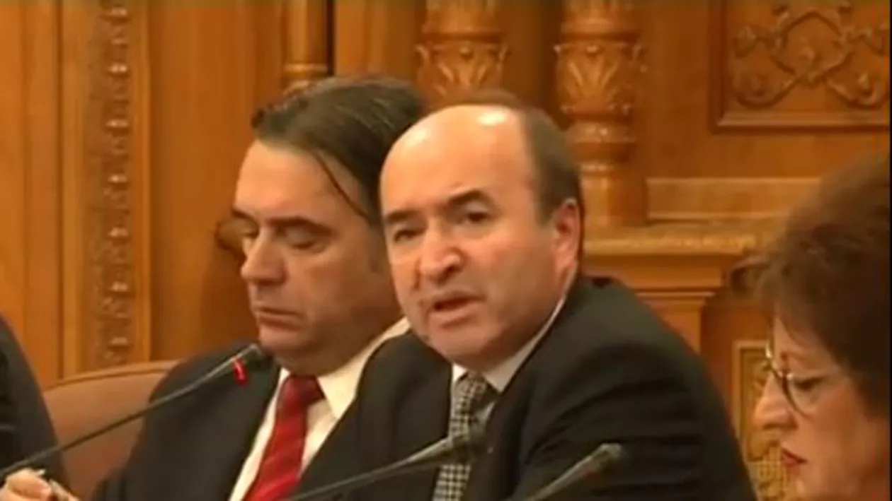 Tudorel Toader a mers cu legile justiției în Parlament: Comisia de la Veneția poate da peste cap calendarul adoptării (VIDEO)