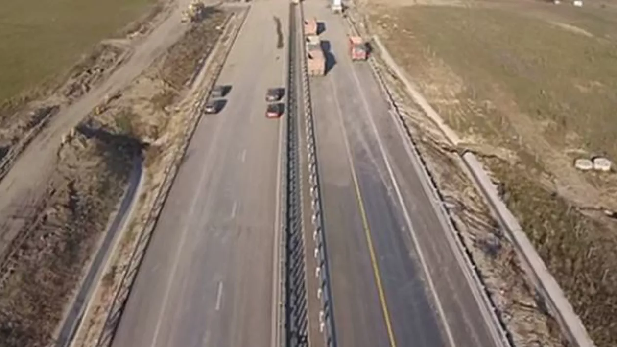 Crăpături pe autostrada plutitoare Sibiu-Orăștie: Traficul a fost deviat (VIDEO)