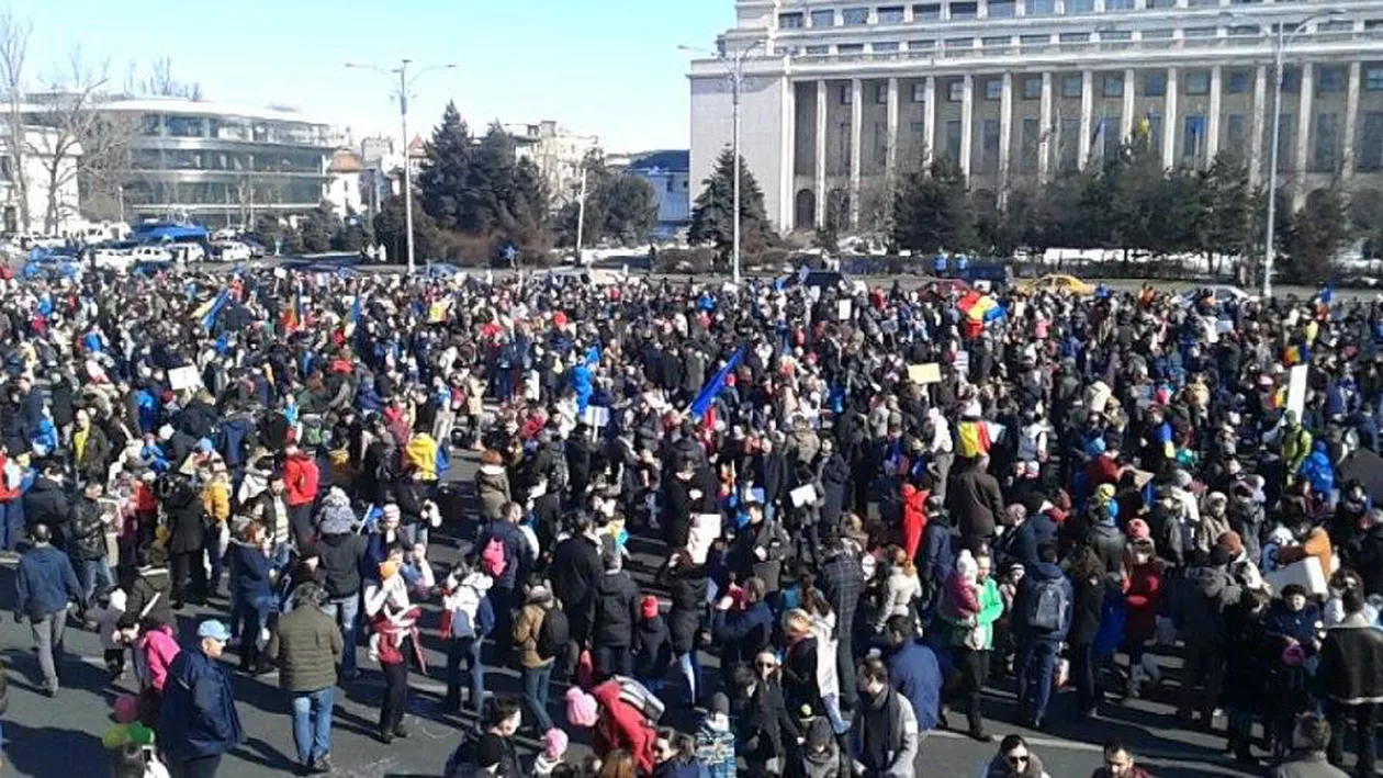Revoltă! PROTESTE MASIVE în Capitală şi în alte zeci de oraşe din România