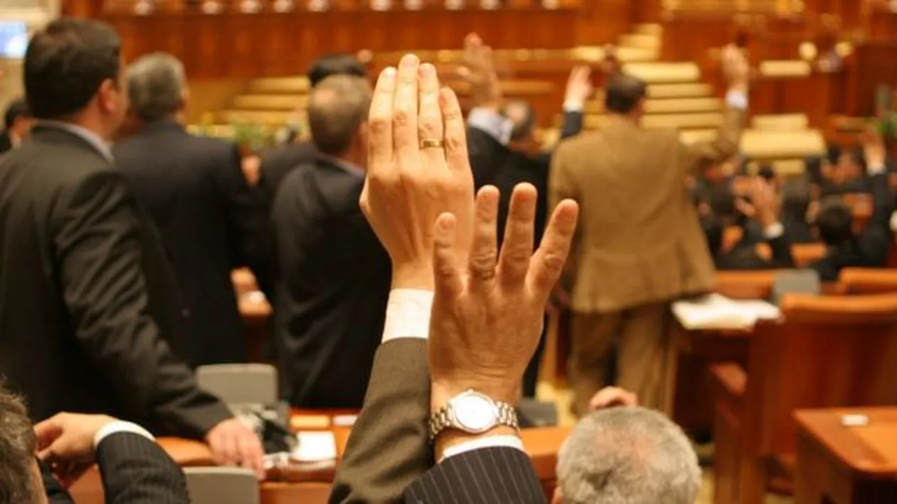 S-A VOTAT! Noua legea a PENSIILOR permite cumularea veniturilor din activitățile independente