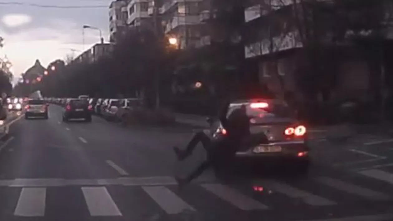 Tânăra lovită pe trecerea de pietoni de un șofer inconștient (VIDEO)