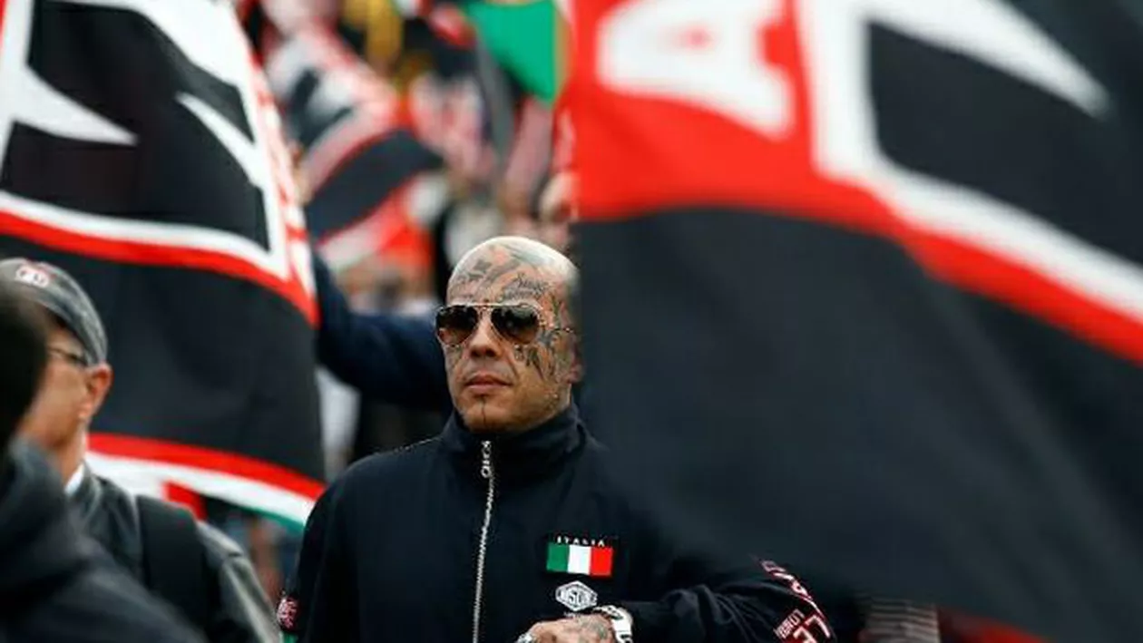 În umbra lui Mussolini: 1.000 de neofasciști au mărșăluit la Roma (VIDEO, FOTO)