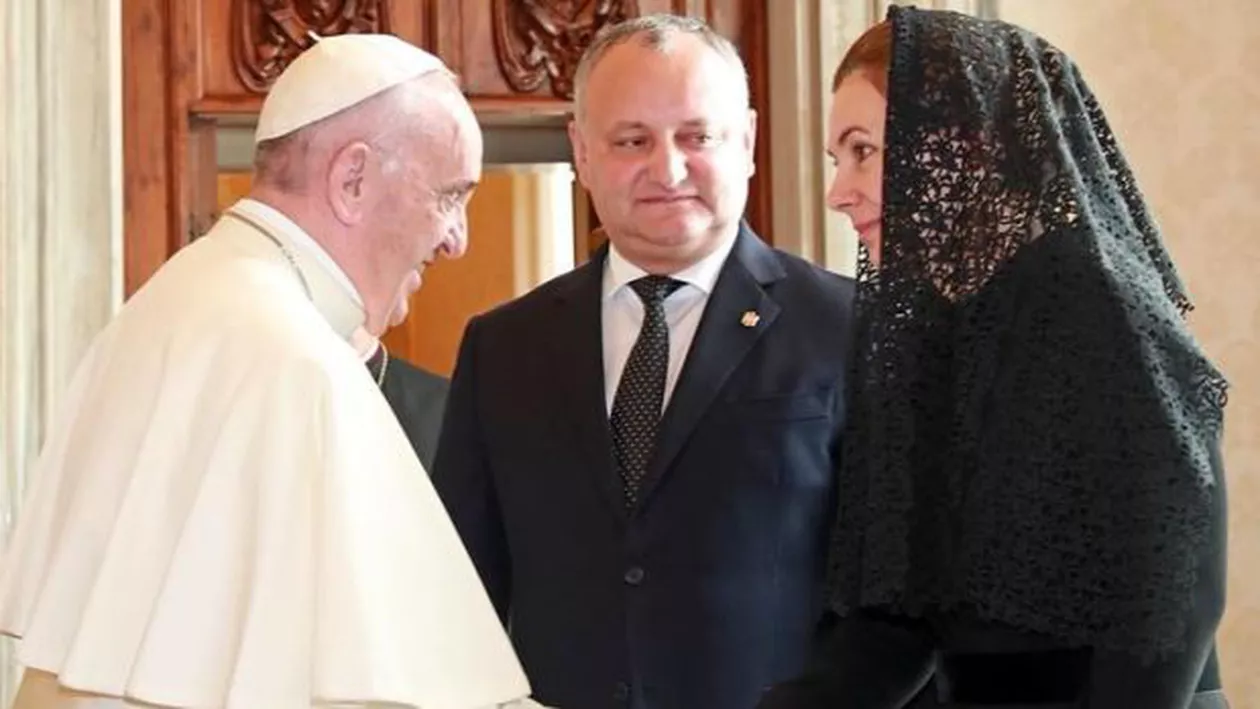 Dodon s-a întâlnit cu Papa la Vatican și i-a transmis salutări din partea lui Kiril al Rusiei... (FOTO)