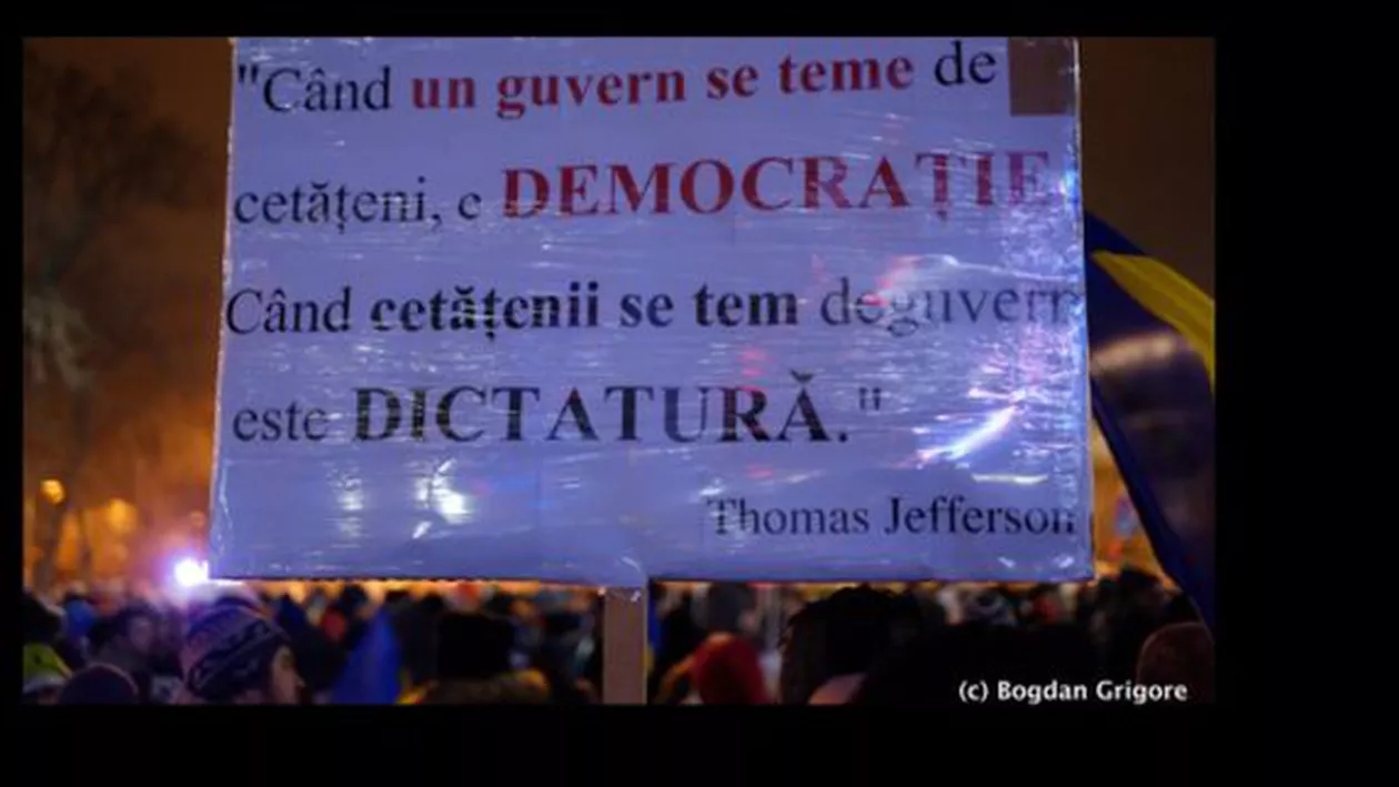 Mobilizarea românilor pentru a aduce SCHIMBAREA: ”Puterea e, de fapt, în mâinile noastre! Noi suntem GENERAȚIA” / ”Politicienilor trebuie să le intre frica în oase: Dacă fură și-și bat joc, vor exista urmări” (FOTO)