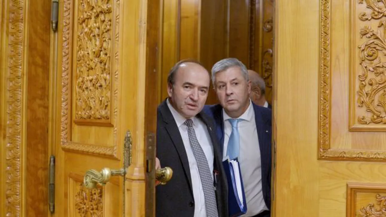 "Retrograde, scrise în mare grabă, cu vizibile necorelări şi lacune". Magistrații din toată țara fac praf legile justiției