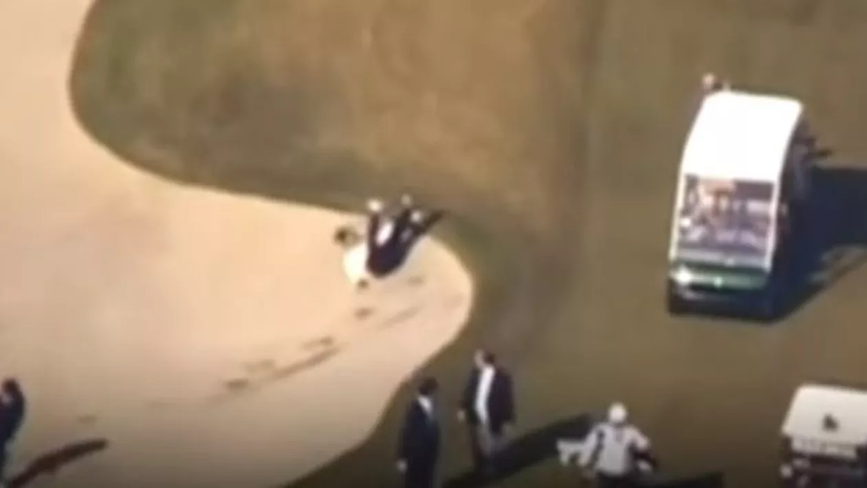 S-a dat peste cap lângă Trump: Premierul japonez, protagonistul unui moment neplăcut pe terenul de golf (VIDEO)