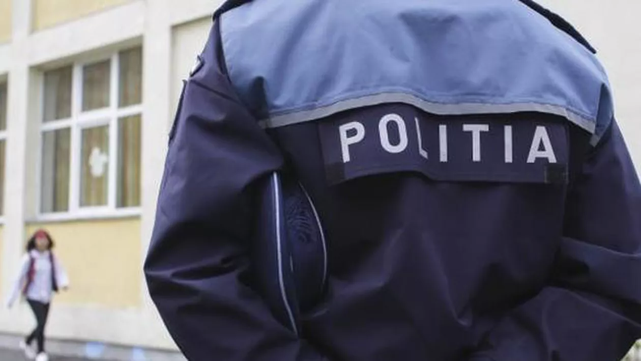 Trei persoane, inclusiv un poliţist, acuzate că au sechestrat și violat două fete de 16 ani