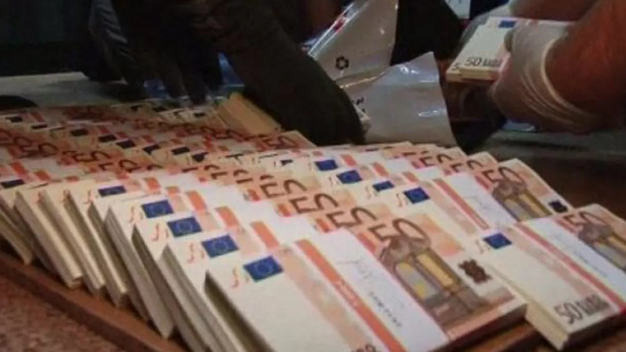 Italia: Poliția a CONFISCAT 28 de mil. euro FALȘI! Una din tiparnițe e în România