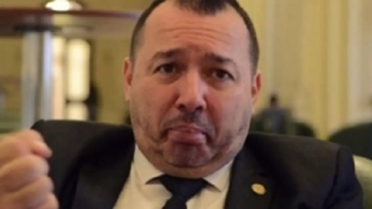 Deputatul ”Mitralieră” de la PSD a rămas fără bolidul de lux! Mașina i-a fost furată chiar de lângă sediul SRI